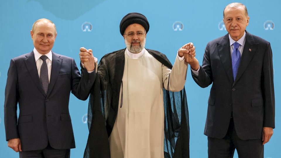 tong thong Nga Iran Tho Nhi Ky Putin Raisi Erdogan -ap.jpg