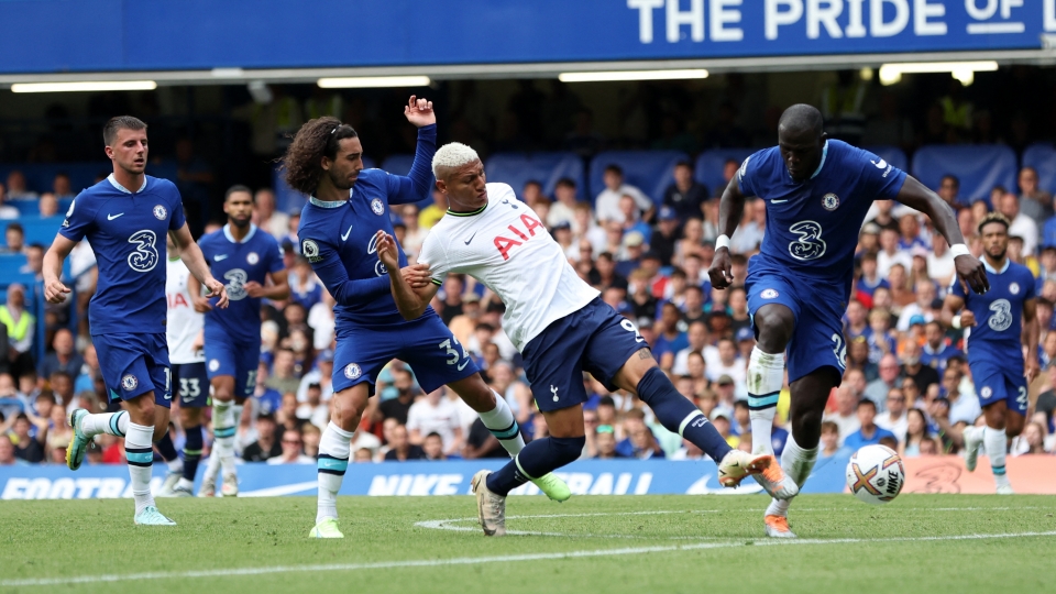2022-08-14t171525z_1147880283_up1ei8e1bxnjh_rtrmadp_3_soccer-england-che-tot-report.jpg