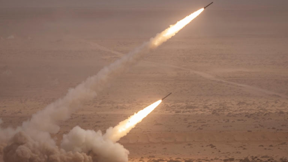 Tên lửa mới cho HIMARS có thể giúp Ukraine “qua mặt” hệ thống phòng không Nga.jpg