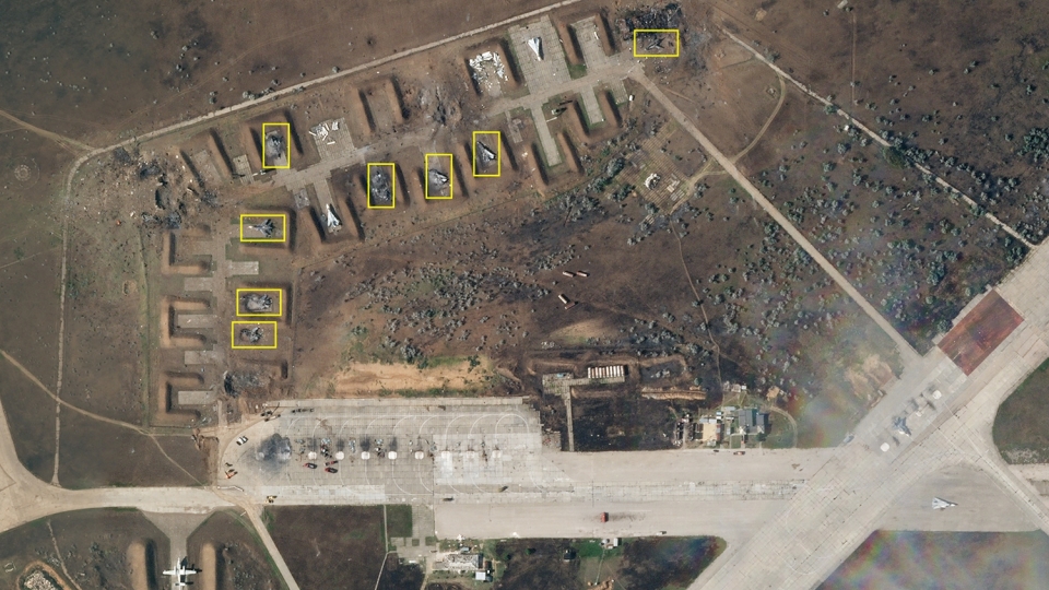 can cu Nga can cu khong quan o Crimea no bom anh ve tinh 1 -Planet Labs.jpg