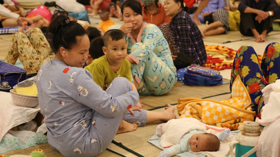 san_phu_tai_xa_ven_bien_tam_thanh_thanh_pho_tam_ky_cung_ca_nha_di_tru_bao.jpg