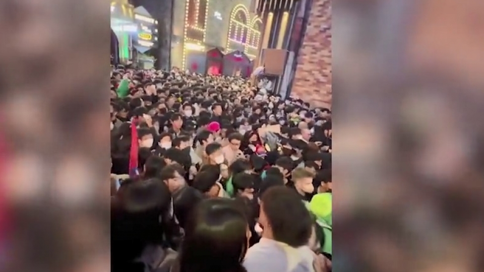 chen chuc giam dap Seoul Han Quoc le hoi Halloween -twitter.jpg