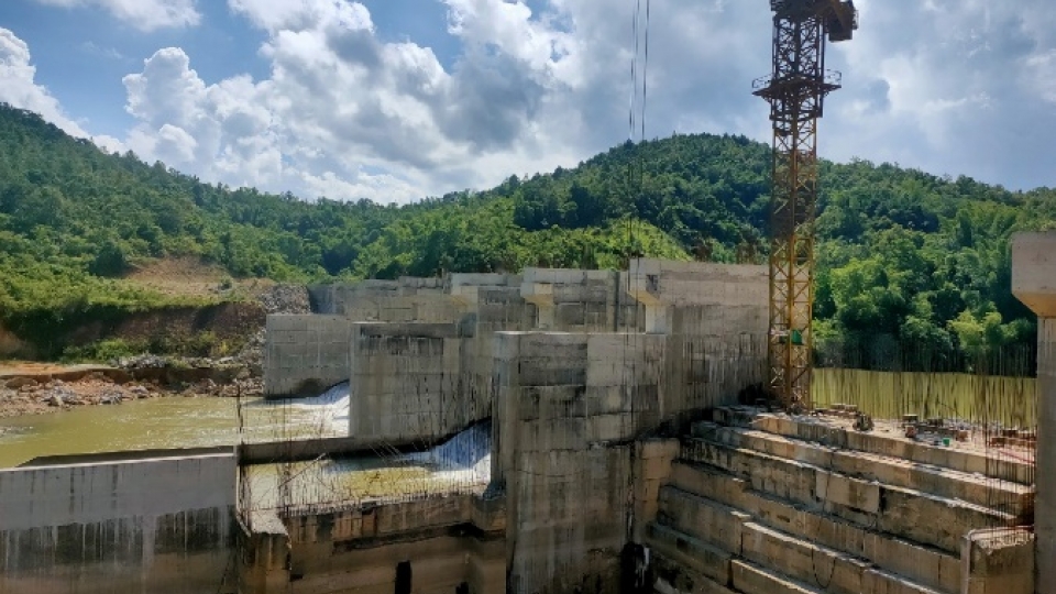 Sập giàn giáo công trình thuỷ điện, một người mất tích, hai người bị thương nặng