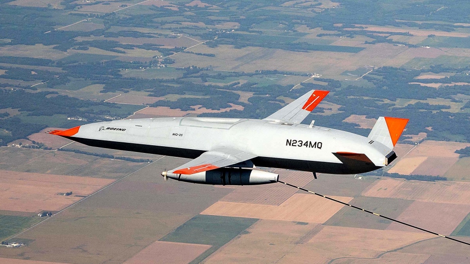 mq-25_refuels_f-35c_cropped.jpg