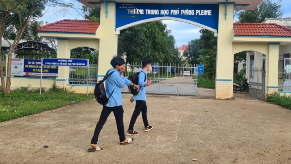 truong_hoc_no_tien_hoc_sinh.jpg