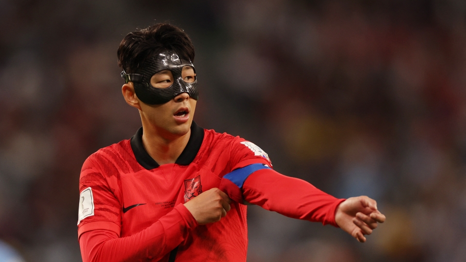 2022-11-24t143749z_627029621_up1eibo14mzs2_rtrmadp_3_soccer-worldcup-ury-kor-report.jpg