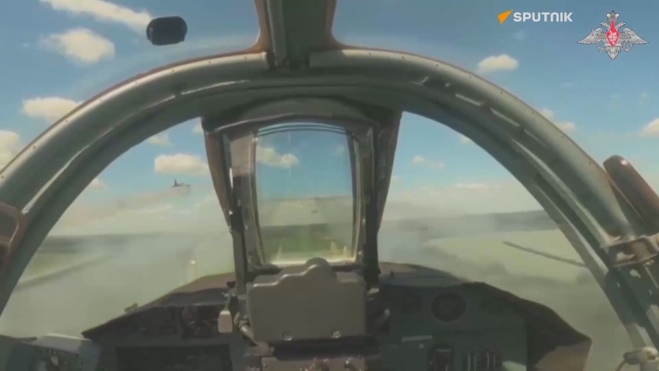 
        Cường kích Su-25 Nga bay tầm thấp phóng tên lửa tấn công mục tiêu ở Ukraine
                  
                              
