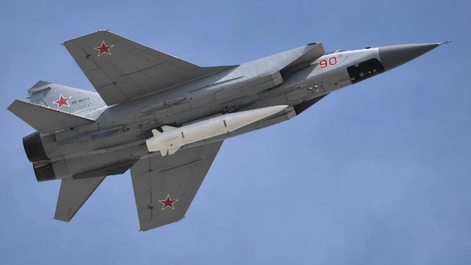 ten lua Kinzhal o bung tiem kich MiG-31 khong quan Nga, ten lua sieu thanh -kremlin.jpg