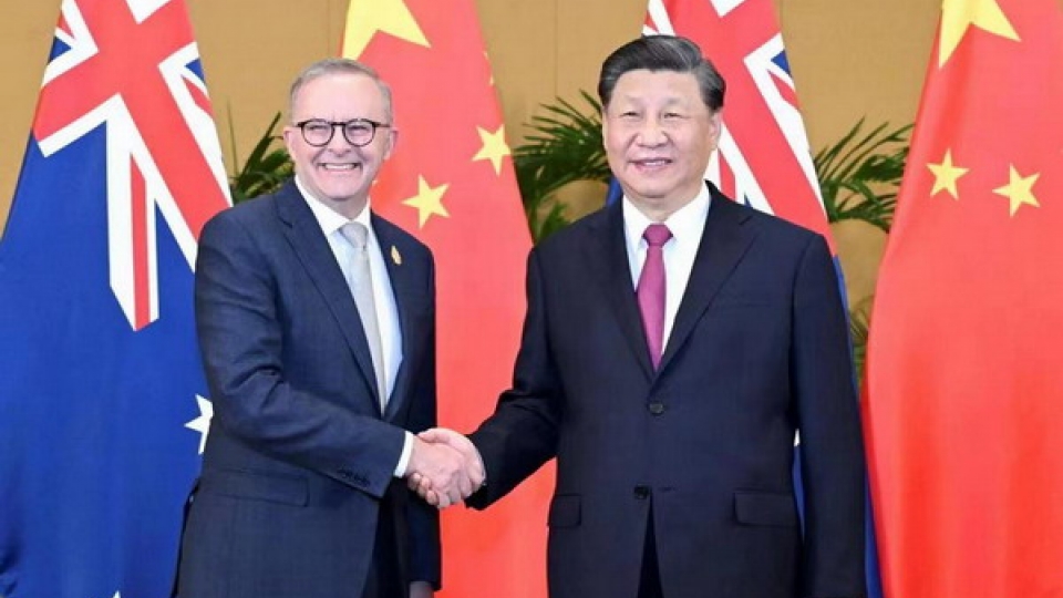Chu tich Trung Quoc Tap Can Binh gap Thu tuong Australia Anthony Albanese ben le Hoi nghi Thuong dinh G20. Anh Bo Ngoai giao Trung Quoc.jpg