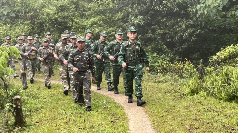 don_bp_cua_khau_qt_cau_treo_tuan_tra_song_phuong_cung_dai_doi_253_lao.jpg
