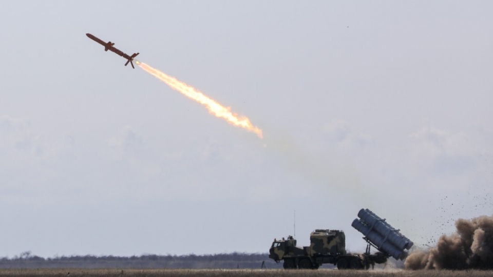 ukraines-neptune-anti-ship-missile-360mts-coastal-missile-system-factory-trials-1.jpg