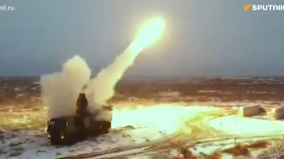 Uy lực hệ thống phòng không Pantsir của Nga có thể đánh chặn tên lửa HIMARS.jpg