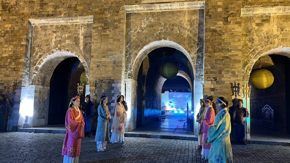a tour 1.jpg
