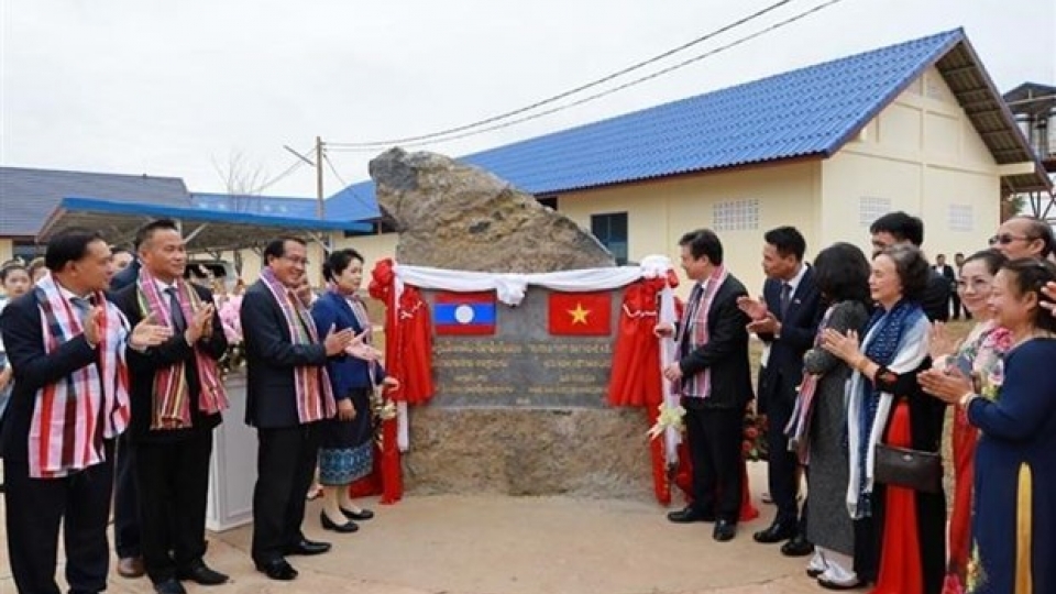 vna_potal_viet_nam_ban_giao_truong_trung_hoc_pho_thong_day_nghe_kieu_mau_huu_nghi_lao_viet_nam_6538078.jpg