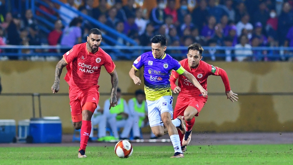 1._van_quyet_ha_noi_fc_2-0_cahn.jpg