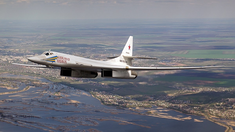 1200px-tupolev_tu-160_rf-94109.jpg