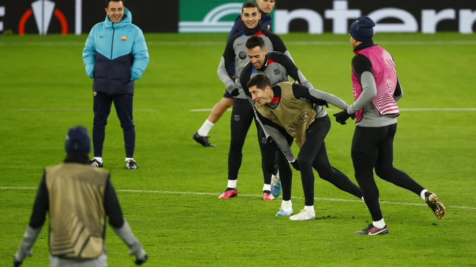 2023-02-22t193448z_1717353568_up1ej2m1idx5e_rtrmadp_3_soccer-europa-mun-fcb-preview.jpg