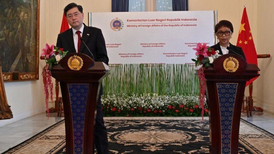 hop bao ngoai truong Trung Quoc và Indonesia -reu.jpg