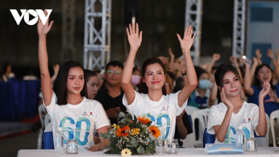 Vietnamese residents support Earth Hour 2023