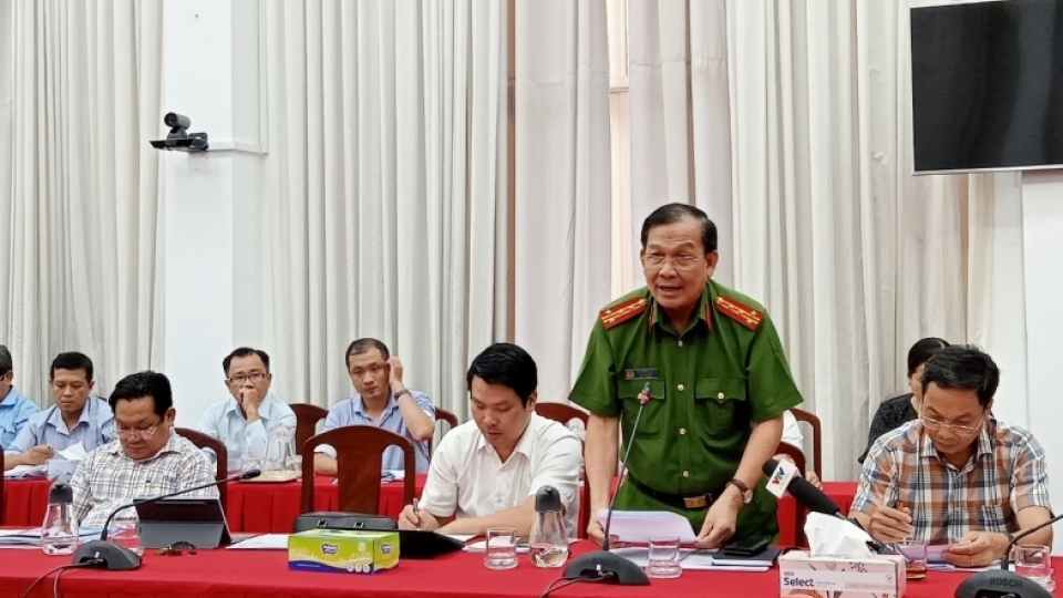 Dai ta Ho Trung Lap Pho Giam doc Cong an TP. Can Tho thong tin tai buoi hop bao.jpg