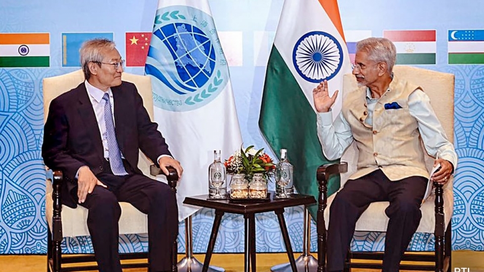 7eoo2ek_s-jaishankar-zhang-ming-goa_625x300_04_may_23.jpg