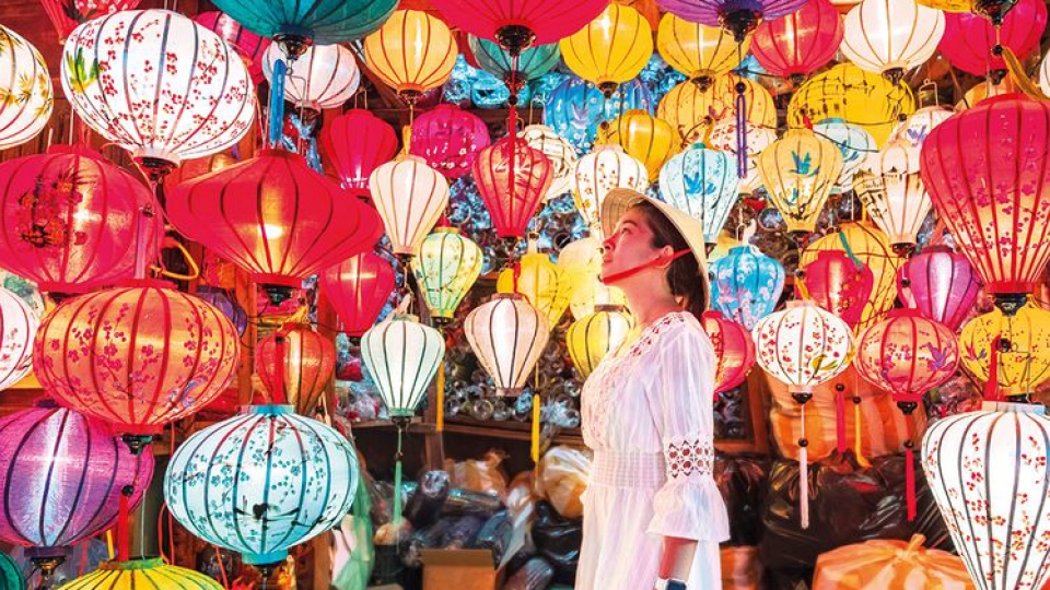 ava_the-hoi-an-lantern-festival-can-be-a-delight-of-instagrammers_183f4d200c8_large.jpg