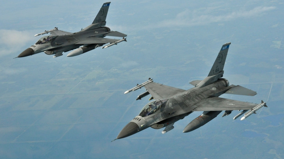 f-16_my.jpg