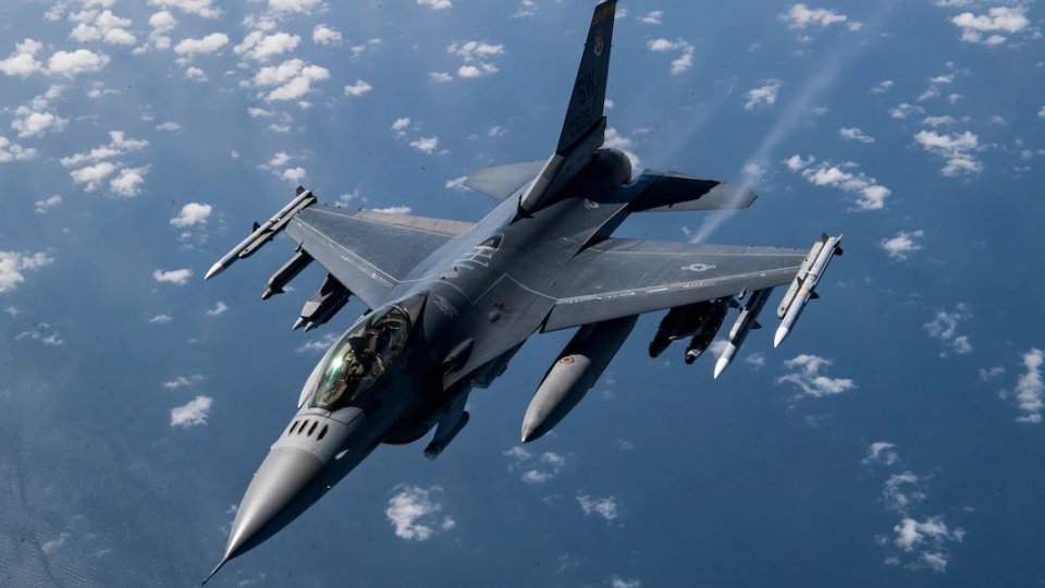 tiem kich F-16, may bay F-16 -khong quan My.jpg