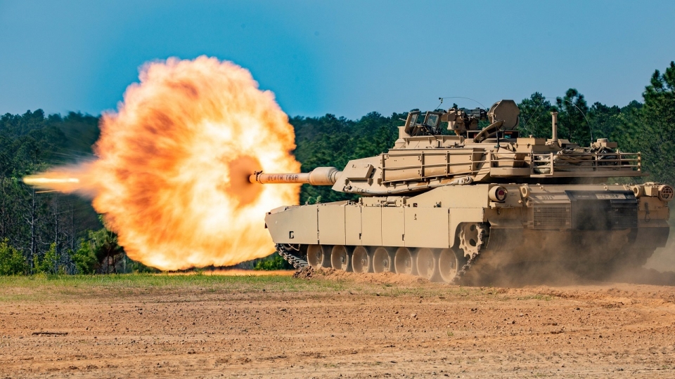 xe tang My na phao, xe tang M1 Abrams, 2 -luc quan My.jpg