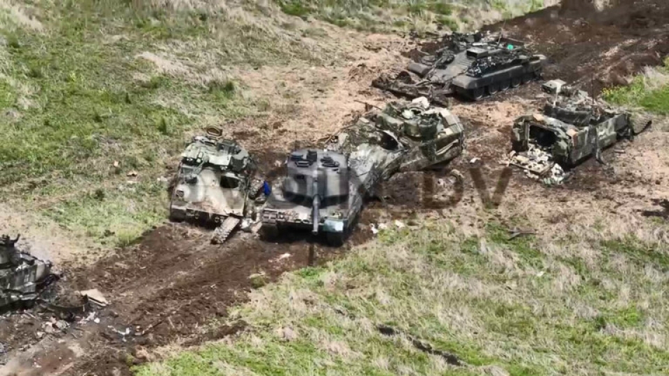 Nga-pha-huy-xe-tang-Leopard-2A6-manh-nhat-phuong-Tay-cung-cap-cho-Ukraine-xe-1-1686364594-656-width768height432.jpg