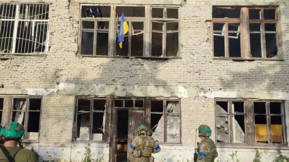 Ukraine cam co o tien tuyen trong dot phan cong thang 6-2023, lang Blahodatne -reu.jpg