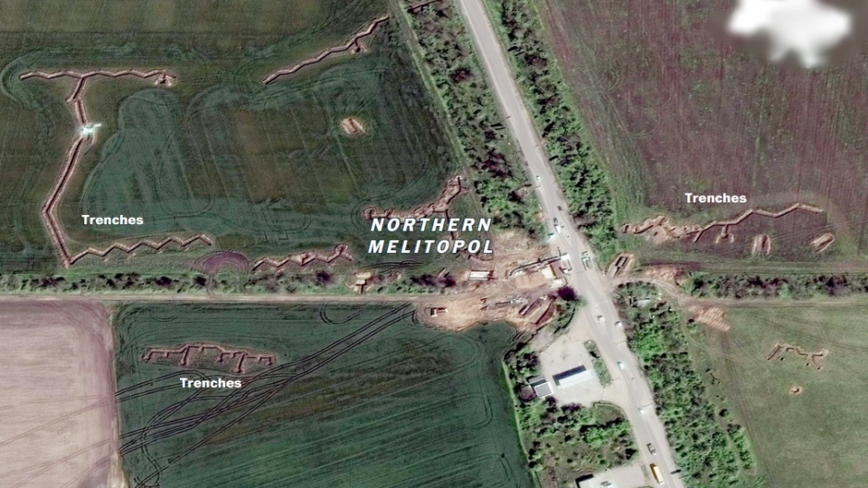 chien hao Nga, cong su Nga o Melitopol mien Nam Ukraine -Maxar (anh ve tinh).jpg