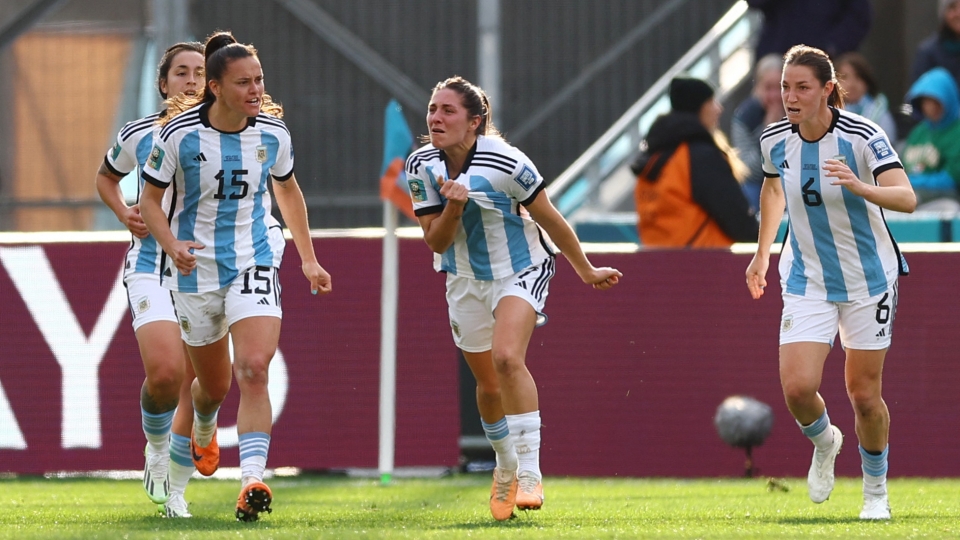 dt nu argentina vs dt nu nam phi (1).JPG