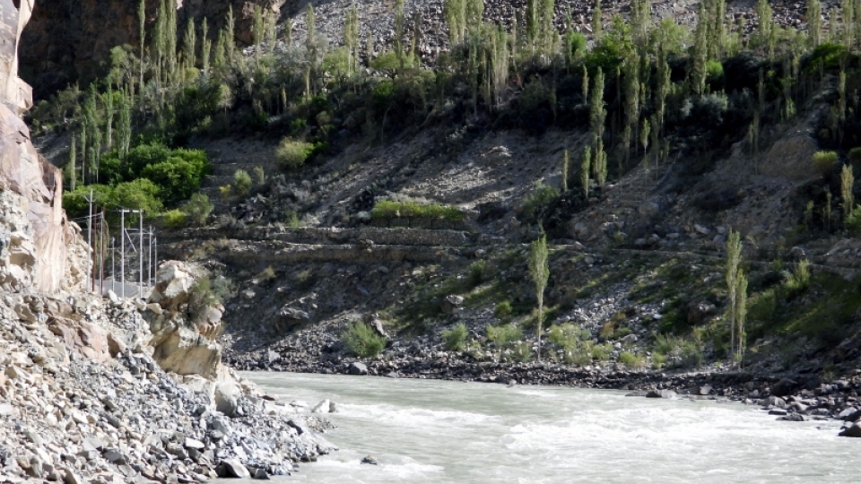indus_river_in_kargil.jpg