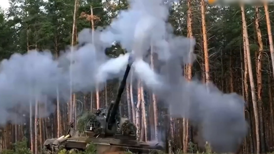 phao Nga nha dan, hoa luc Nga, phao tu hanh Nga, ban dan dan duong bang laser, Nga na phao, danh vao so chi huy Ukraine -bo quoc fong Nga.jpg