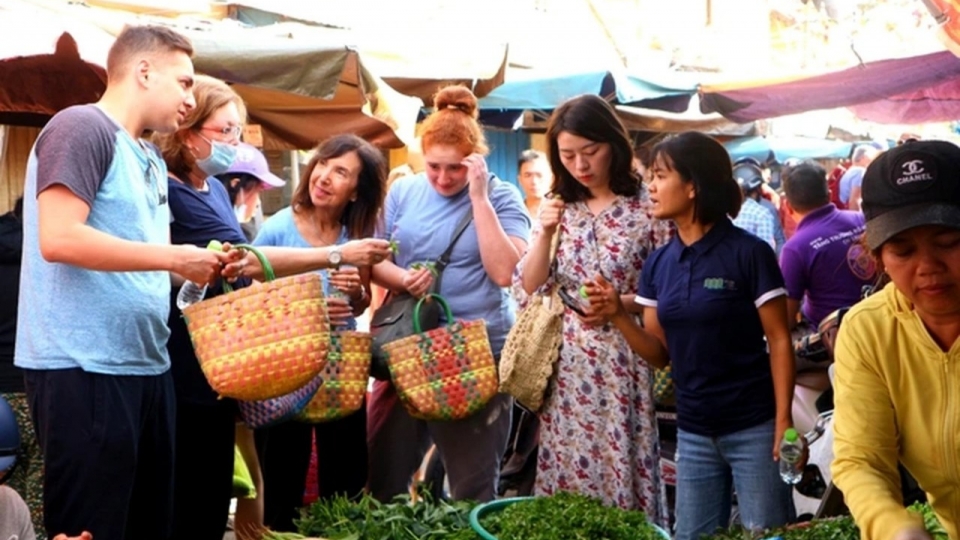 philippines tourists.jpg