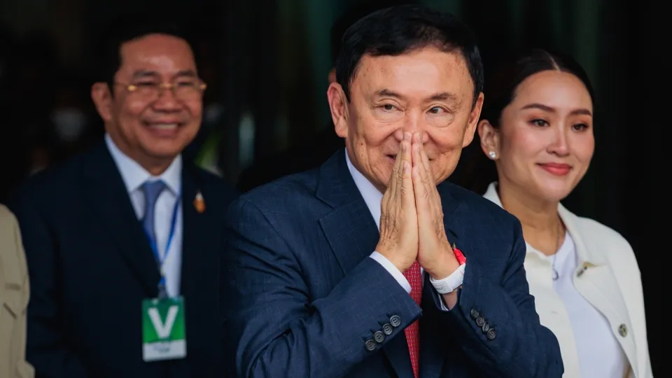 Cuu Thu tuong Thaksin xin Hoang gia an xa. Anh Reuters.jpg