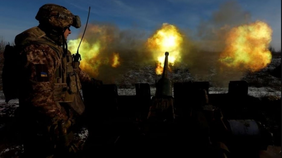 Quan doi Ukraine khai hoa vu khi phong khong o Bakhmut. Anh Reuters_0.jpg