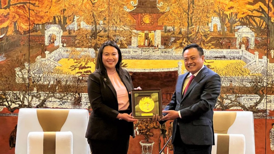 Tiep thi truong ngoai.jpg
