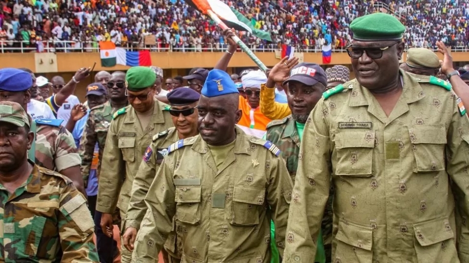 lanh dao dao chinh quan su Niger tai san van dong o thu do Niamey -reu.jpg
