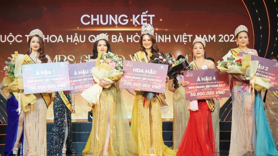 mrs grand vietnam 2.png