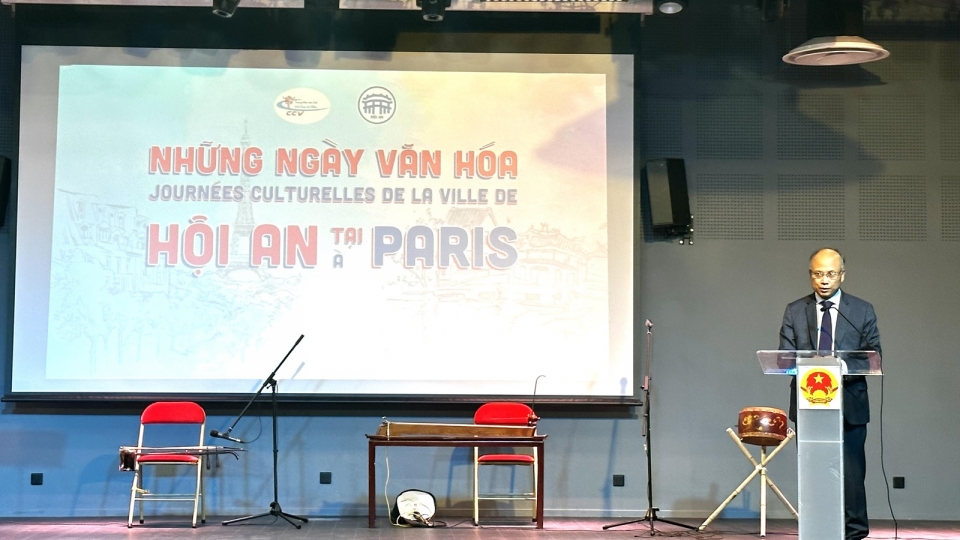 van hoa Hoi An tai Paris -vov.jpg