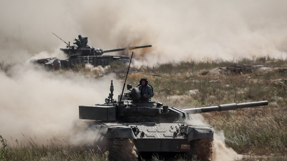 2023-09-08T135721Z_349593344_RC2B43A5A66L_RTRMADP_3_UKRAINE-CRISIS-TANKS.JPG