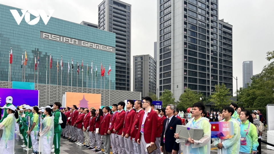 Vietnamese flag flies at ASIAD 19 in Hangzhou, China