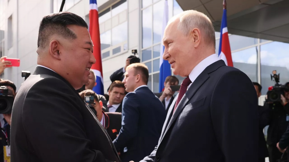 kim_jong-un_moi_putin_tham_trieu_tien.jpg