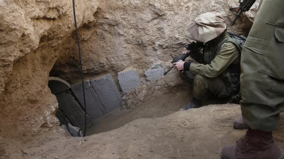 duong ham Gaza, linh Israel chui vao duong ham gan bien gioi Israel Gaza, xung dot Israel Hamas -ap.jpg
