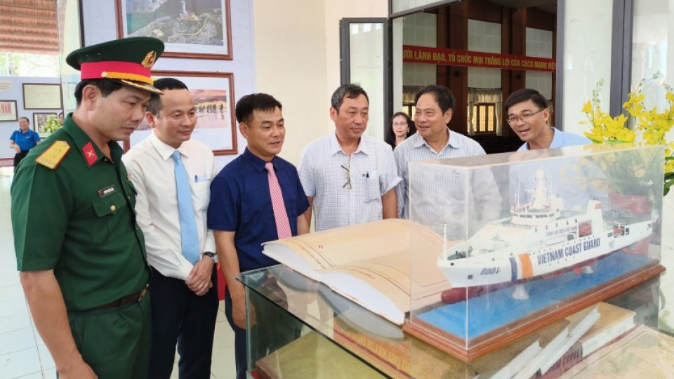 hoang-sa-truong-sa-exhibition.jpg