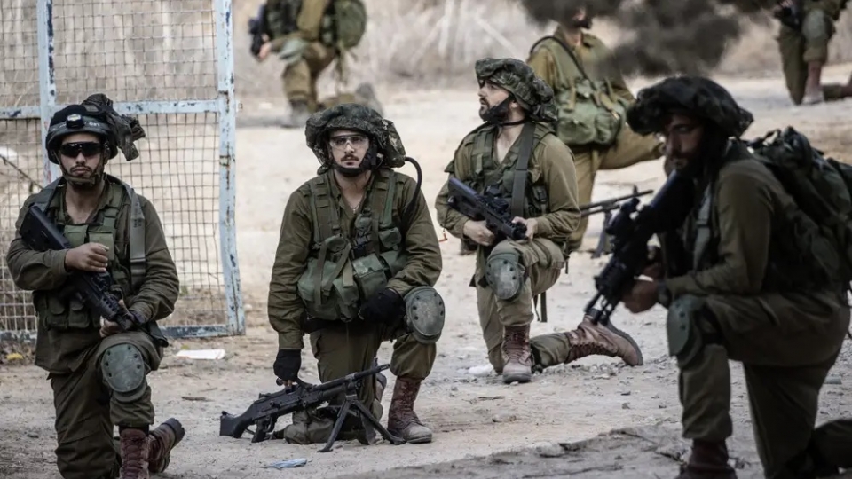 linh Israel gan bien gioi Gaza ngay 15-10-2023 -anadolu.jpg