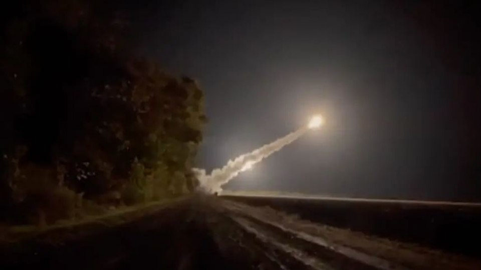 Quan doi Ukraine phong ten lua ATACMS. Anh Luc luong Vũ trang Ukraine.JPG