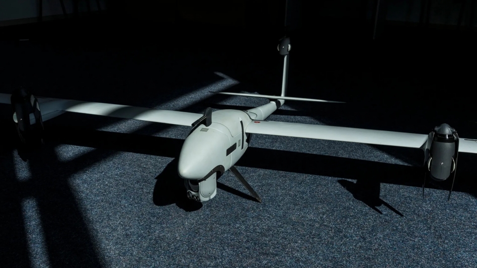 UAV trinh sat Vector dieu khien bang song vo tuyen dien -nytimes.jpg